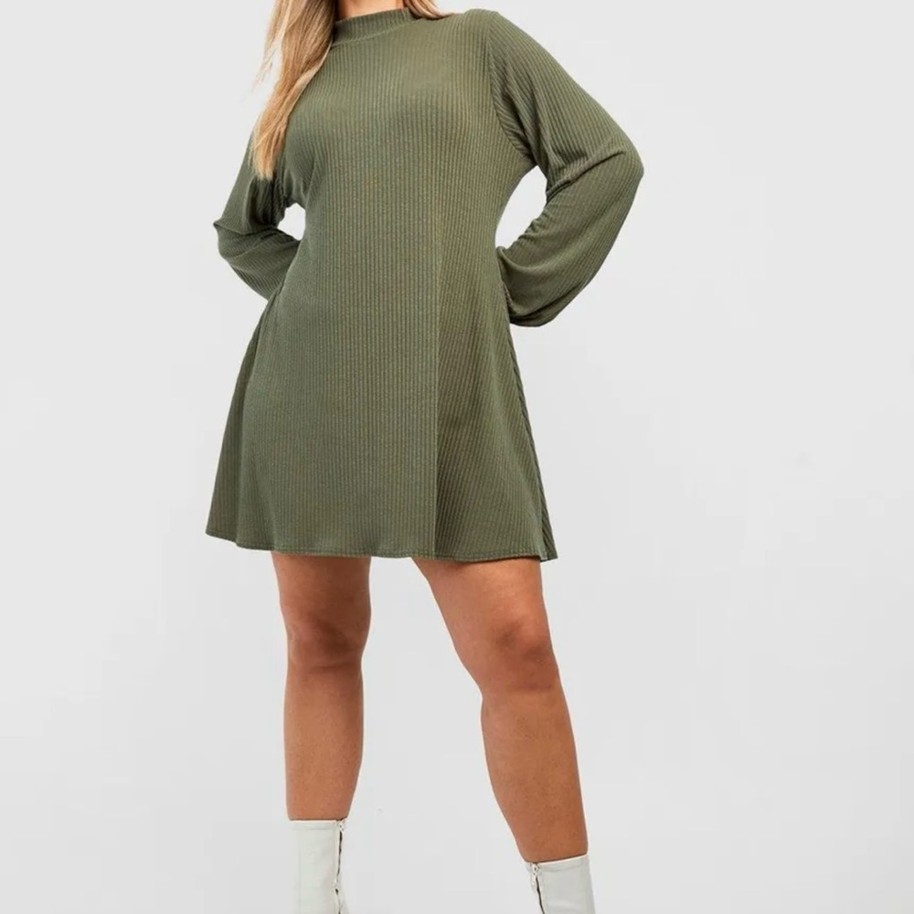Boohoo Women’s Plus Size Olive Green Long Sleeve Swing Dress Size 22